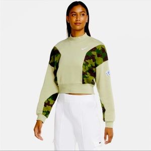 Nike crop sweatshirt camo